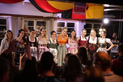 10 finalistas do concurso para a realeza da Oktoberfest 2025 (Foto: Daniel Zimmermann)
