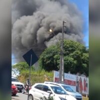 Incêndio atinge prédio da Praça do Cidadão e mobiliza Corpo de Bombeiros em Indaial