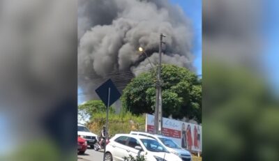 Incêndio atinge prédio da Praça do Cidadão e mobiliza Corpo de Bombeiros em Indaial