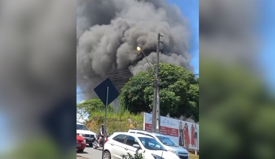 Incêndio atinge prédio da Praça do Cidadão e mobiliza Corpo de Bombeiros em Indaial