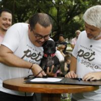 Programa Pet + Seguro é lançado em Blumenau com foco nas famílias de baixa renda