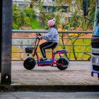 Sancionada lei que cria regras de circulação de ciclomotores, bicicletas elétricas e autopropelidos em Blumenau