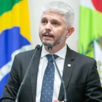 Prefeito de Blumenau embarca à China para agenda com gigante de tecnologia