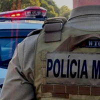 Pichação em imóvel no Centro termina com adolescentes na delegacia