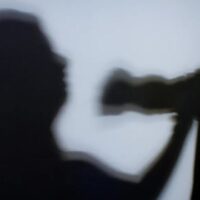 Dois homens são presos por violência doméstica em Blumenau