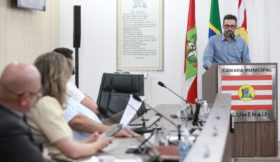 Secretário reconhece falhas na manutenção urbana de Blumenau e recebe críticas na Câmara