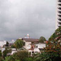 Mudança no tempo traz pancadas de chuva para a região