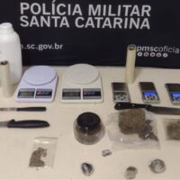Traficantes são presos com droga sintética “dry”, em Blumenau
