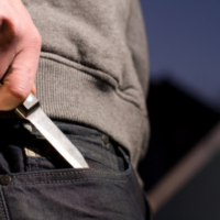 Homem é preso após ameaçar companheira de morte