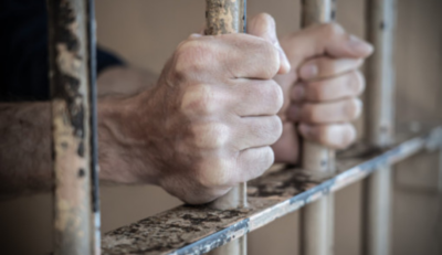 Homem é detido após furtar produtos e desacatar policiais em mercado de Blumenau