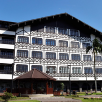 Assembleia de servidores altera atendimento em escolas e postos nesta terça