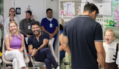 Cantor Marcos, da dupla Marcos & Belutti, canta para pacientes do Hospital Santo Antônio