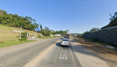 Obras provocam bloqueio em trecho da BR-470, em Blumenau, nesta segunda-feira