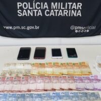 Adolescente é apreendido em grupo organizado para tráfico de drogas em Blumenau