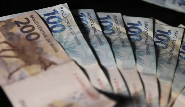 Abono salarial: veja quem recebe e quanto pode cair na conta a partir desta quarta