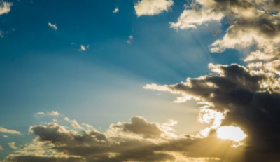 Sábado de sol e chance de chuva passageira