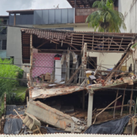 “Disseram que não tinha risco, mas a casa caiu”, relata moradora após desabamento
