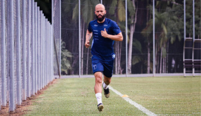 Blumenau anuncia a contratação do meia Álvaro para a temporada 2026