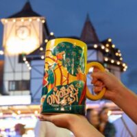 Reconhecimento internacional: caneco oficial da Oktoberfest Blumenau é finalista de prêmio nos EUA