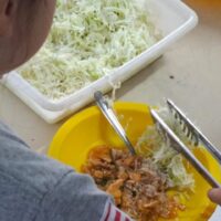 Escola de Blumenau zera desperdício de comida após implementação de projeto educativo