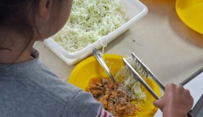 Escola de Blumenau zera desperdício de comida após implementação de projeto educativo