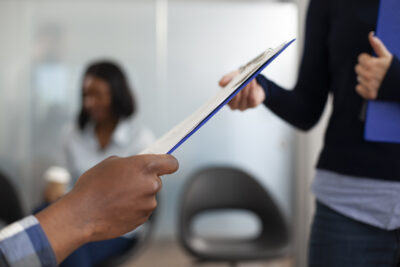 Indaial abre processo seletivo para agente de segurança educacional e porteiro