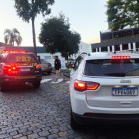 PRF faz escolta de emergência para levar idoso a transplante de rim em Blumenau