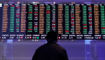 Mercado em movimento: Dólar a R$4,89; bolsa em alta