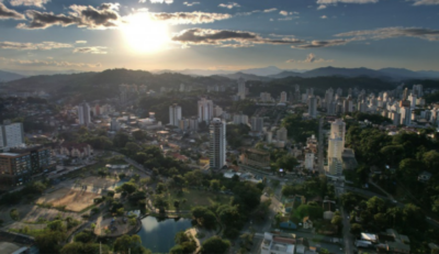 Sol e temperaturas altas no outono de Blumenau