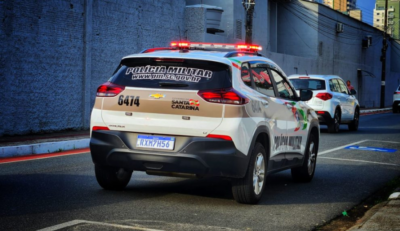 Adolescente é flagrado dirigindo moto elétrica na calçada em Blumenau