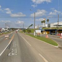 Trecho da BR-470, em Blumenau, fica em esquema de siga e pare