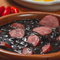 Festa do Divino, feijoada, Jardim Sertanejo e gastronomia animam o fim de semana