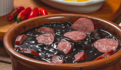 Festa do Divino, feijoada, Jardim Sertanejo e gastronomia animam o fim de semana