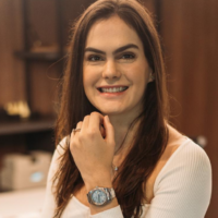 Isabela Tafner Stollmeier constrói sua trajetória com tempo, intenção e coragem para permanecer fiel à própria essência