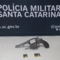 Som alto em confraternização de Dia das Mães termina com tiro contra residência em Blumenau
