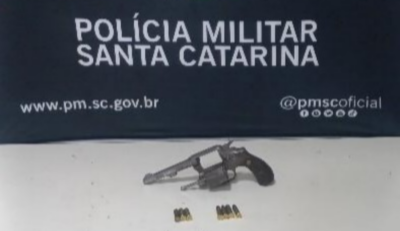 Som alto em confraternização de Dia das Mães termina com tiro contra residência em Blumenau