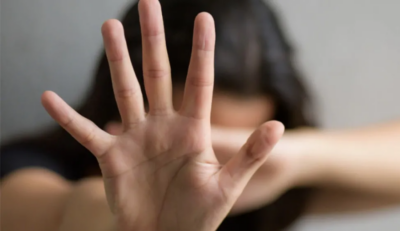 Mulher sofre tentativa de homicídio enquanto amamenta sua bebê