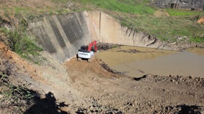 Começam as obras de recuperação da maior estrutura de contenção de cheias do Vale do Itajaí