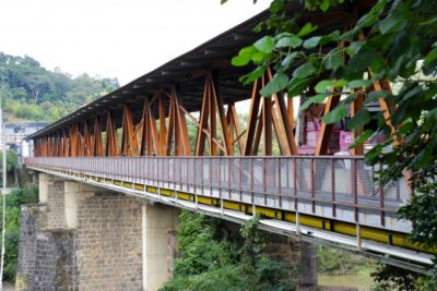 Após cinco anos de espera, passarela da Ponte do Salto é entregue revitalizada, em Blumenau