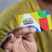 Blumenau é a terceira cidade de SC com mais famílias que deixaram o Bolsa Família