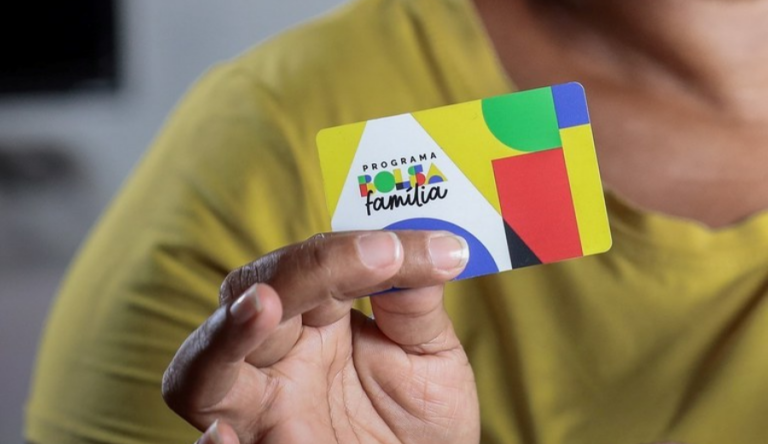 Blumenau é a terceira cidade de SC com mais famílias que deixaram o Bolsa Família